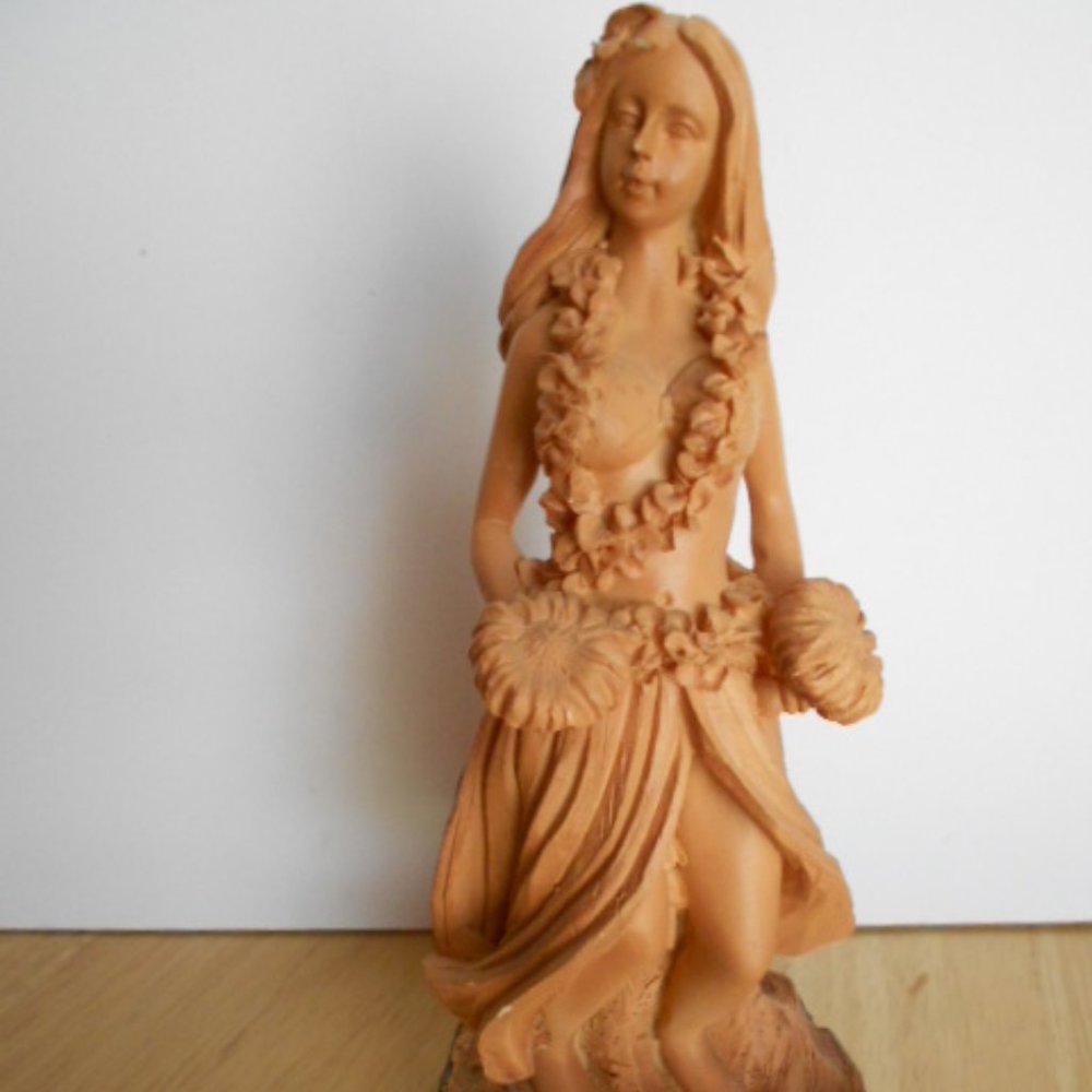 Hawaiian Hula Dancer 6" Doll Figurine